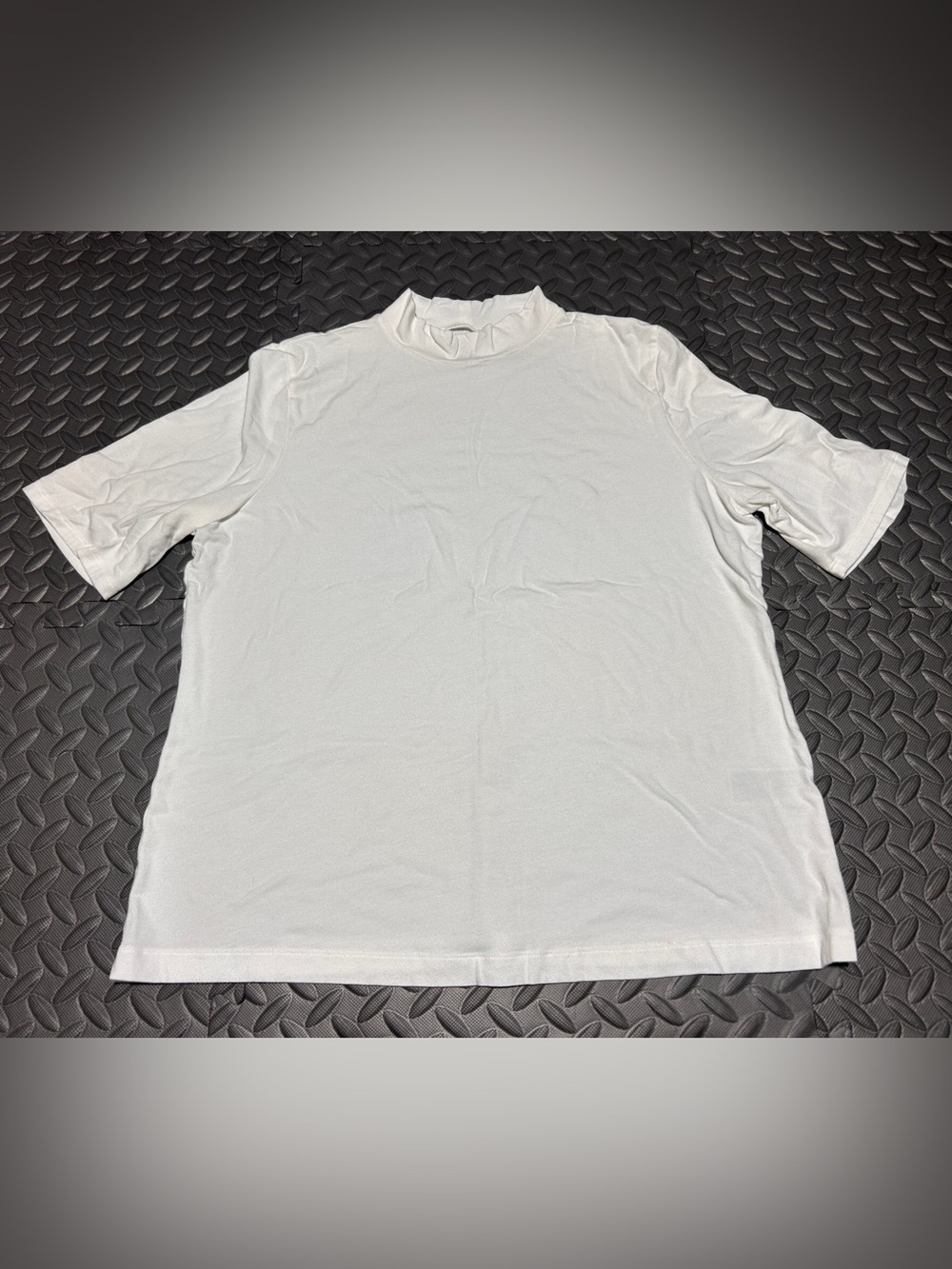 Banana Republic Women’s White Short Sleeve Mock Neck Shirt